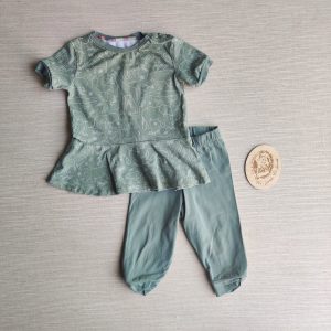 PRE-LOVED; RE-LOVED Age 2 OUTFIT: Peplum T & Capri Leggings EUC Safari/Dusty Green with Poppered Neckline and Faux Bow