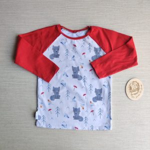 PRE-LOVED; RE-LOVED Age 6 Long Sleeve Raglan T Shirt GUC Winter Wolf/Red