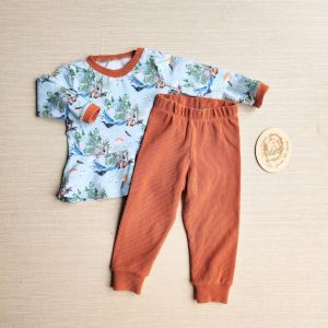 PRE-LOVED; RE-LOVED Age 1 OUTFIT: Long Sleeve Peplum T and Relax Fit Leggings EUC MM Animal Earth/Rust Rib with poppered neckline