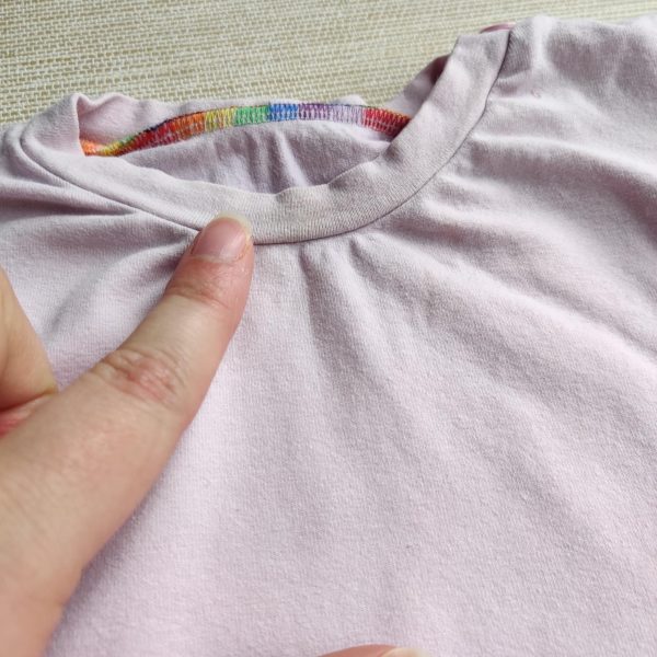 PRE-LOVED; RE-LOVED Age 1 Dolman T shirt GUC Baby Pink with Poppered Neckline and Frills - Image 3