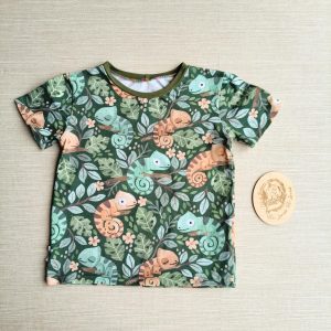 PRE-LOVED; RE-LOVED Age 7 Boxy T EUC Chameleons/Khaki