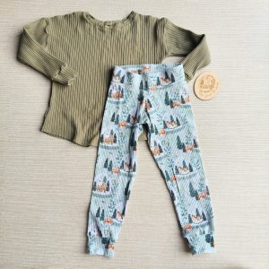 PRE-LOVED ; RE-LOVED Age 6 Lounge Set EUC Snowglobes/Olive rib knit with star embroidery