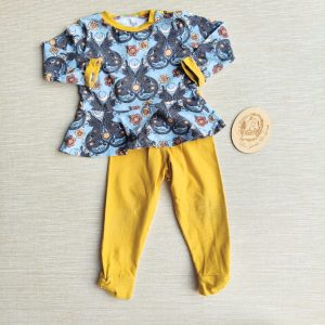 PRE-LOVED; RE-LOVED Age 1 OUTFIT: Long Sleeved Peplum T and Bow Bottom Leggings EUC MM Mystic Cats/Mustard with poppered neckline