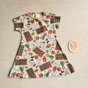 PRE-LOVED; RE-LOVED Age 2 Tunic Dress EUC MM Veggie Patch/Mustard with poppered neckline