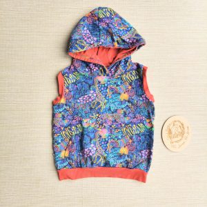 PRE-LOVED; RE-LOVED Age 2 Hooded Sleeveless T EUC MM Rainbow Zoo/Red with kangaroo pocket