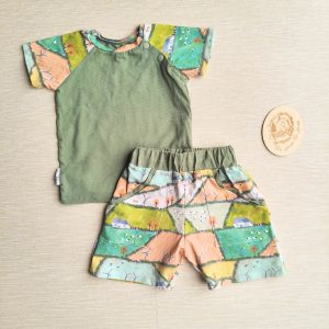 PRE-LOVED; RE-LOVED Age 2 OUTFIT: Raglan T and Shorts GUC MM Cornish Countryside/Olive Green with pockets and poppered neckline