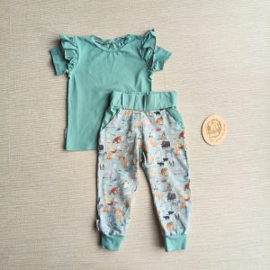 PRE-LOVED; RE-LOVED Age 3 OUTFIT: Joggers and Frilly T EUC MM Alphabet Zoo/Dark Mint