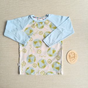 PRE-LOVED; RE-LOVED Age 5 Long Sleeve Raglan T Peace on Earth/Baby Blue GUC
