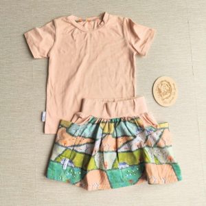 PRE-LOVED; RE-LOVED Age 3 OUTFIT: Pocket Skirt and T shirt EUC MM Cornish Countryside/Peach