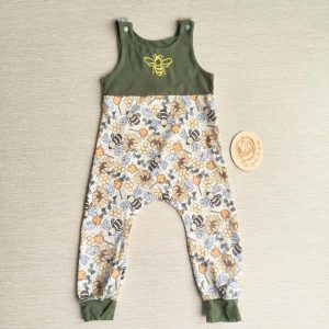 PRE-LOVED; RE-LOVED Age 3 Romper EUC MM Honey Bees/Khaki