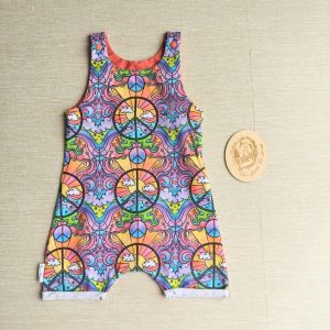 PRE-LOVED; RE-LOVED Age 2 Shorty Romper EUC Peace & Rainbows/Red