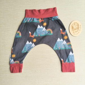 PRE-LOVED; RE-LOVED 6-12m Harems GUC Mountains & Mushrooms/Wine Red